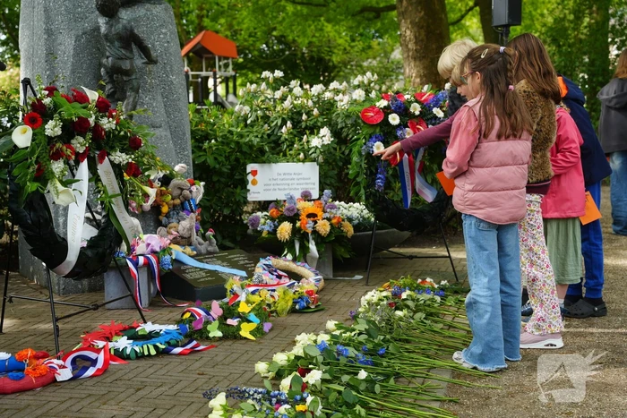 Scholieren houden indrukwekkende herdenkingen