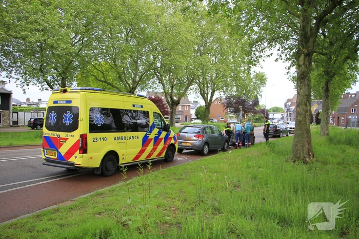 Aanrijding met meerdere voertuigen veroorzaakt blikschade