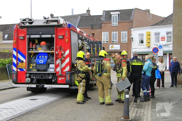 Stof uit kelder activeert rookmelders in gebouw
