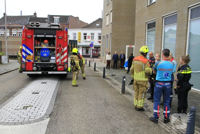 Stof uit kelder activeert rookmelders in gebouw