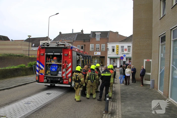Stof uit kelder activeert rookmelders in gebouw