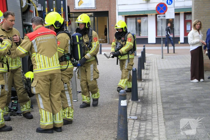Stof uit kelder activeert rookmelders in gebouw