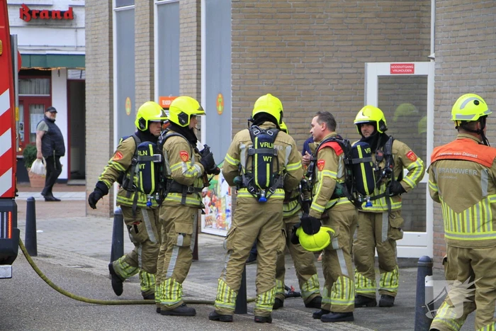 Stof uit kelder activeert rookmelders in gebouw