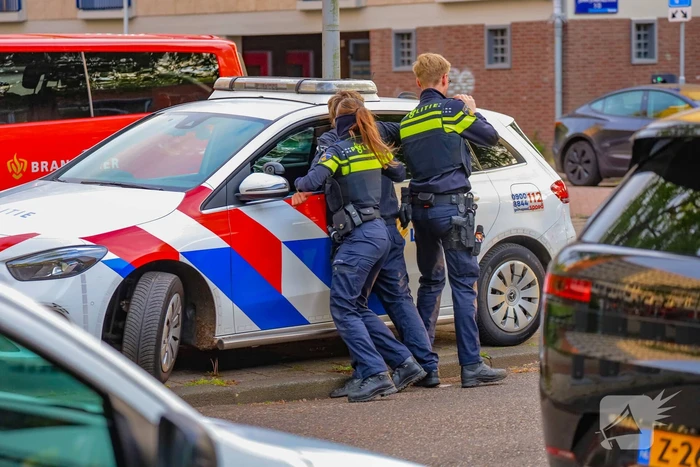 Oefening brandweer in leegstaand gebouw trekt veel bekijks