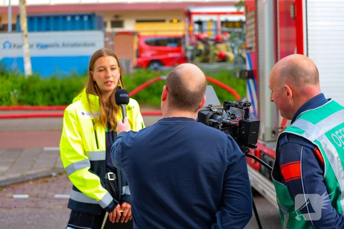 Oefening brandweer in leegstaand gebouw trekt veel bekijks