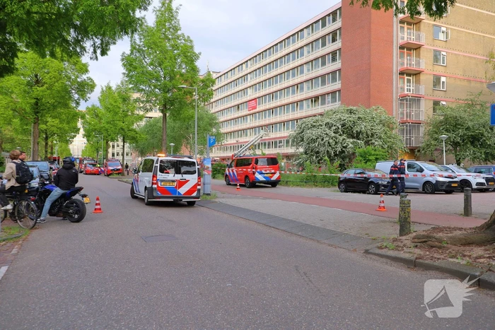 Oefening brandweer in leegstaand gebouw trekt veel bekijks