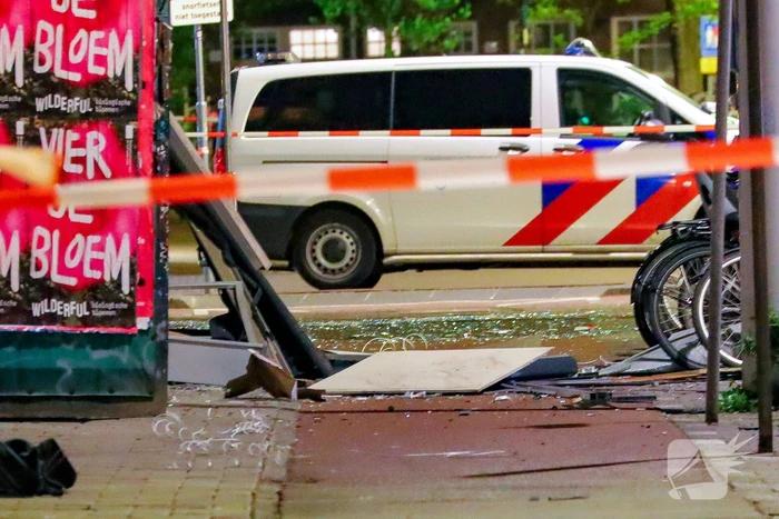 Explosie bij geldautomaat veroorzaakt ravage