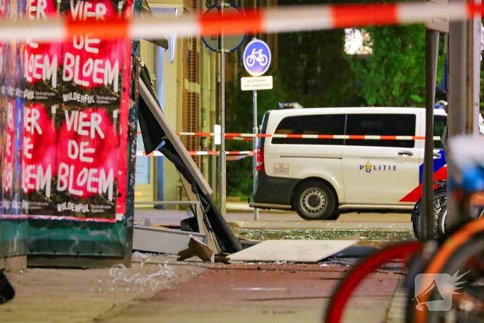 Explosie bij geldautomaat veroorzaakt ravage