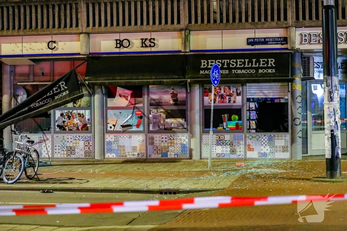 Explosie bij geldautomaat veroorzaakt ravage