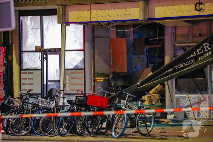 Explosie bij geldautomaat veroorzaakt ravage