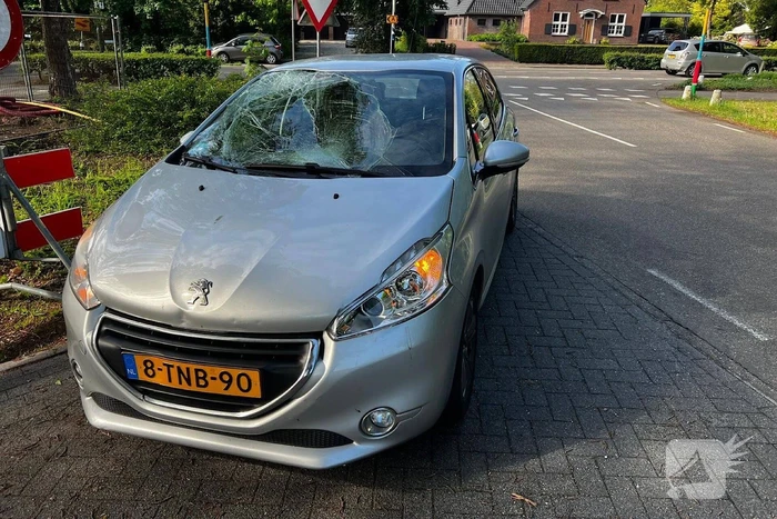 Fietser aangereden door auto