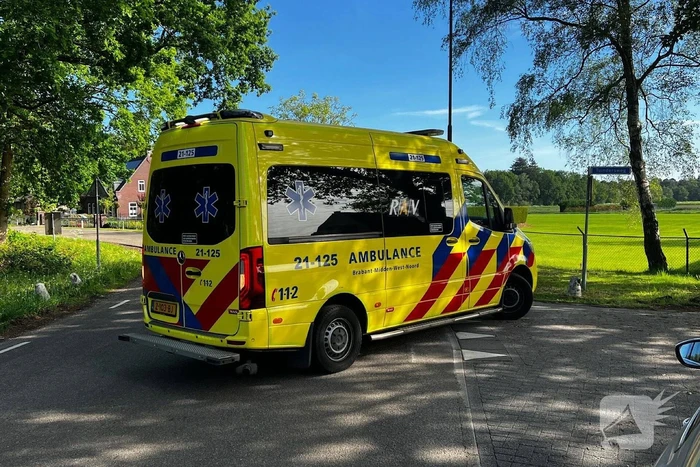 Fietser aangereden door auto