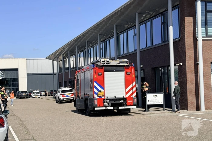 Brand in kantoorpand leidt tot grootschalige ontruiming