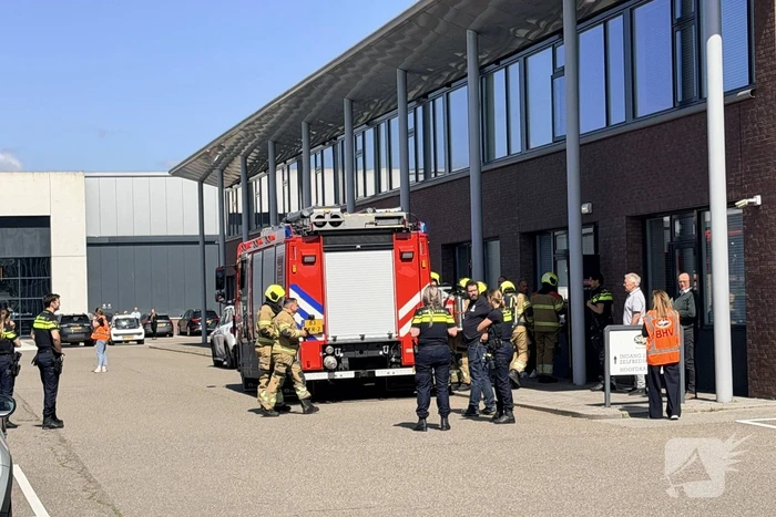 Brand in kantoorpand leidt tot grootschalige ontruiming