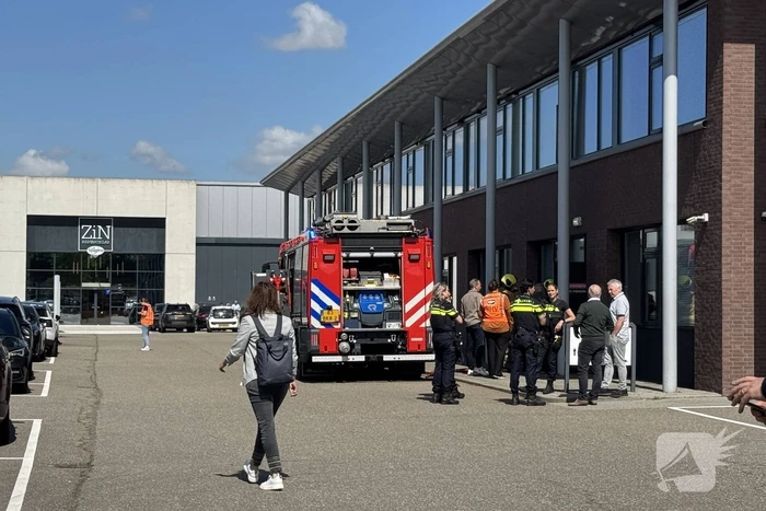 Brand in kantoorpand leidt tot grootschalige ontruiming