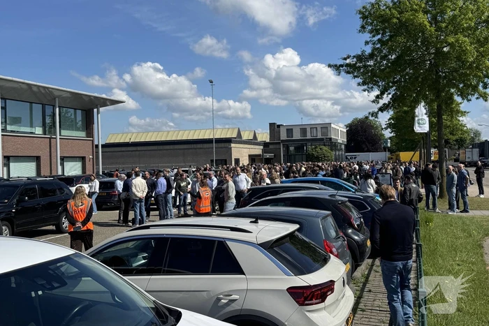 Brand in kantoorpand leidt tot grootschalige ontruiming