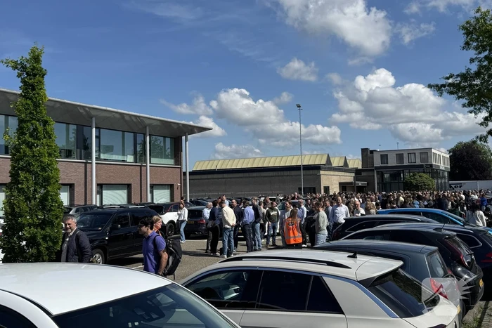 Brand in kantoorpand leidt tot grootschalige ontruiming