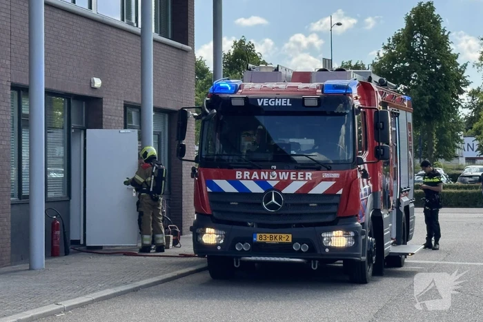 Brand in kantoorpand leidt tot grootschalige ontruiming