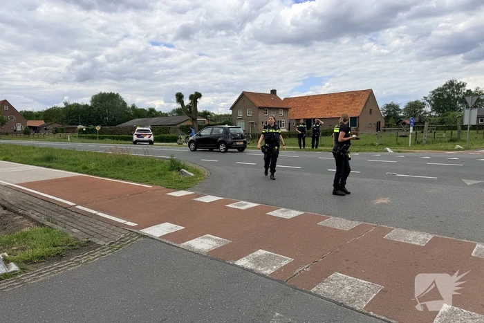 Auto botst op fietser in Schijndel