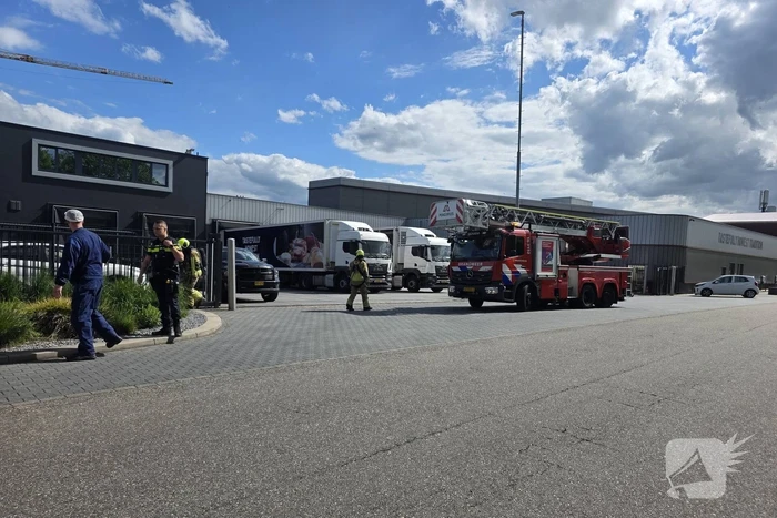 Rook waargenomen bij brand op industrieterrein