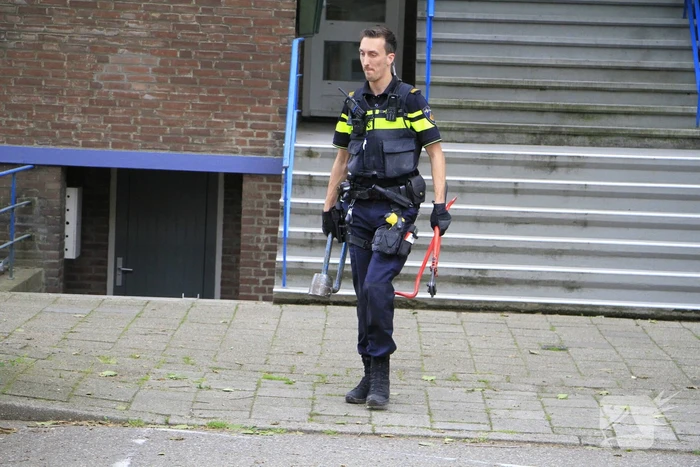 Politie valt woning binnen met stormram