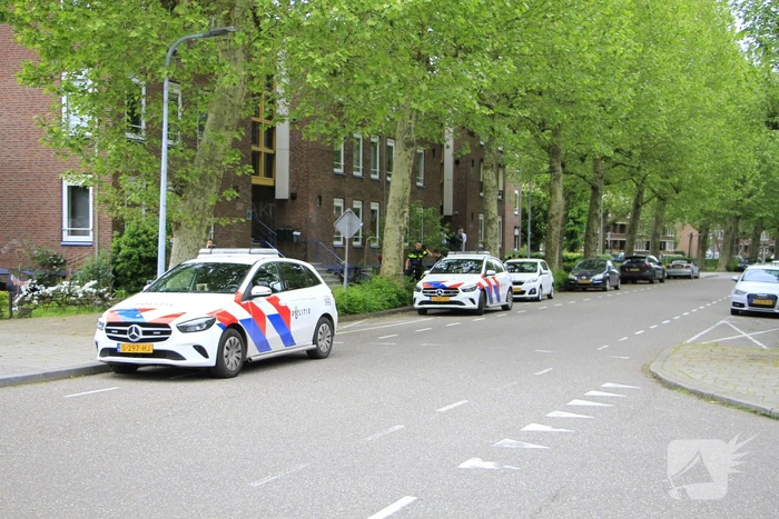 Politie valt woning binnen met stormram