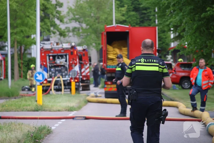 Blusrobot ingezet bij uitslaande brand in verlaten kantoorgebouw