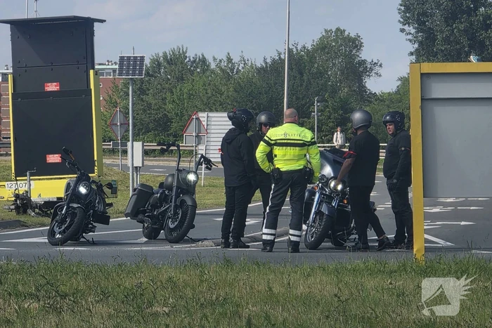 Politie, Mobiele Eenheid en provincie aanwezig bij rouwstoet motorclub