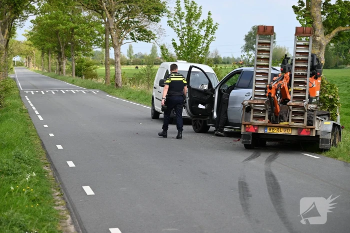 Bestuurder vlucht na ongeval met aanhanger