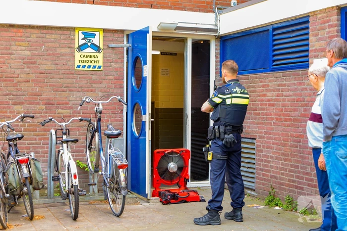 Brand in flatwoning onder controle