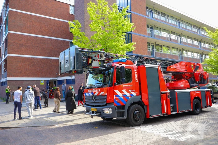 Brand in flatwoning onder controle