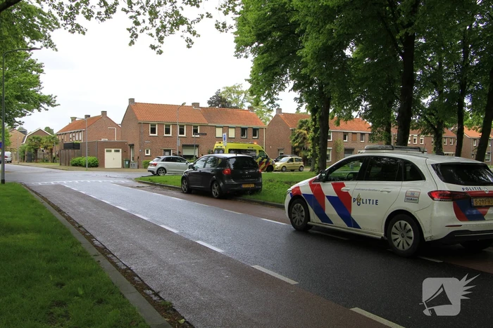 Auto botst in flank en draait om na ongeval