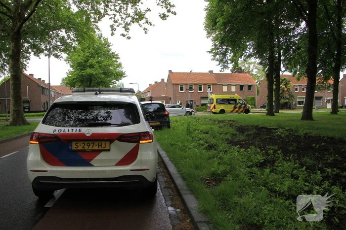 Auto botst in flank en draait om na ongeval