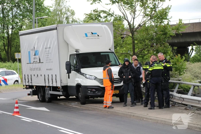 Ongeval tussen busje en vrachtwagentje