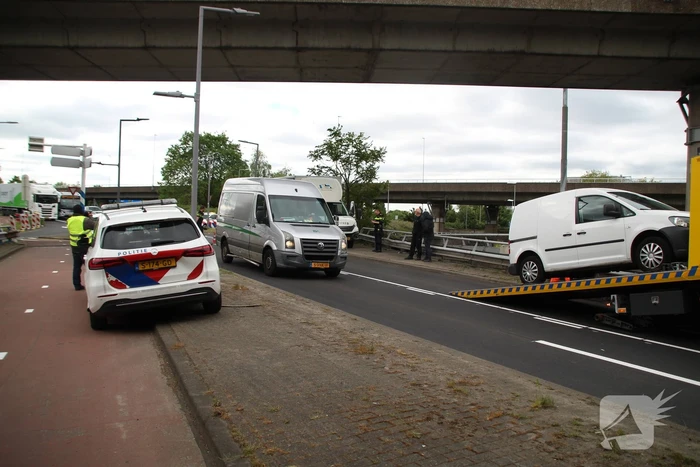 Ongeval tussen busje en vrachtwagentje
