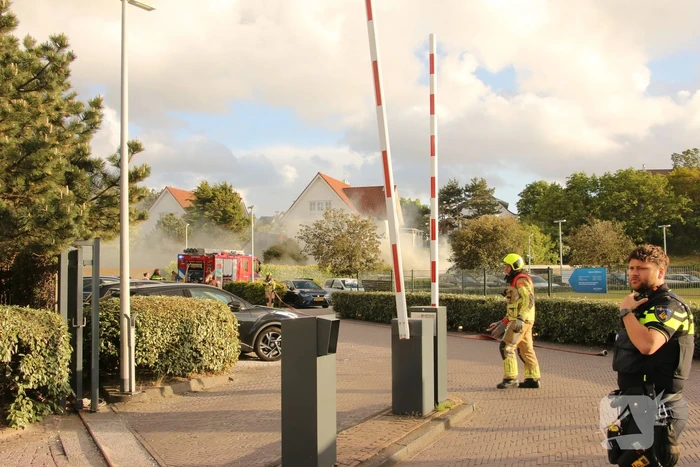 Drie elektrische voertuigen in brand op parkeerplaats