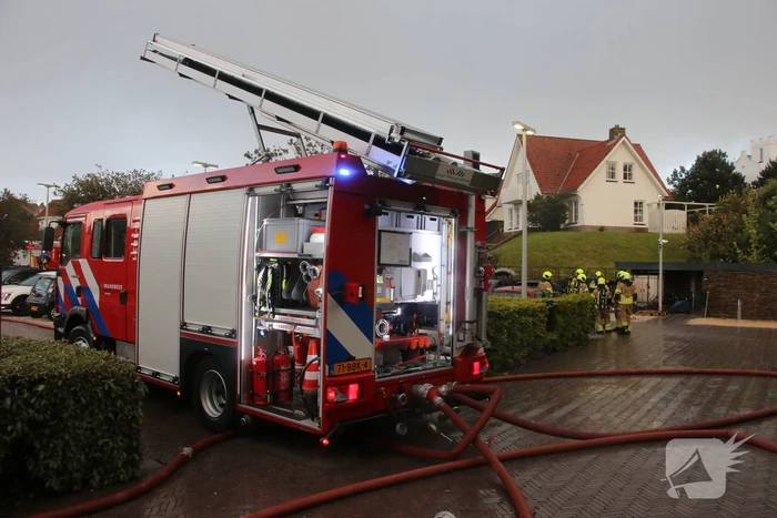 Drie elektrische voertuigen in brand op parkeerplaats