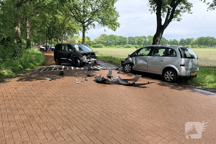 Frontale aanrijding leidt tot gewonde
