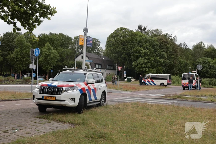Waterwerper ingezet en veiligheidsrisicogebied na rellen