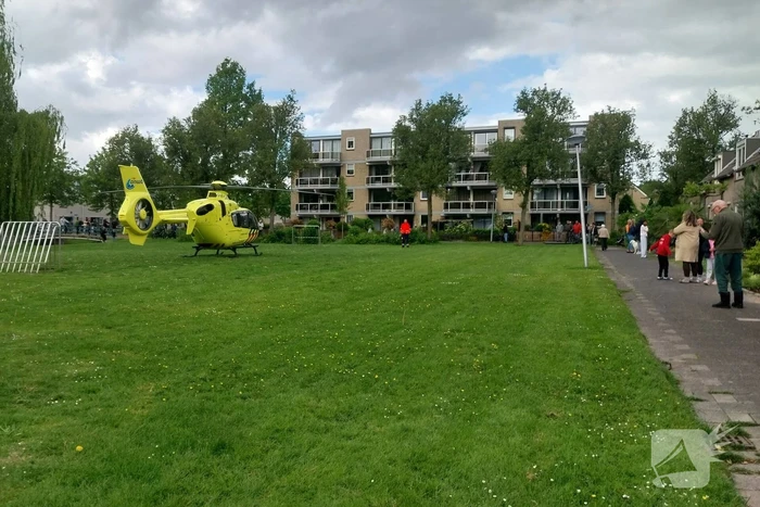 Traumahelikopter landt bij incident in woning