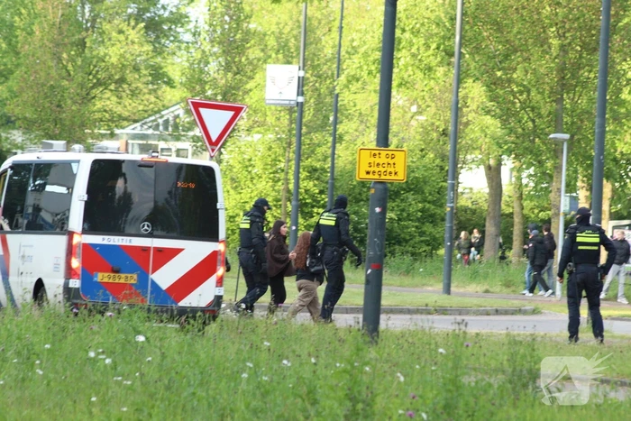 Politie beëindigd demonstratie tegen noodopvang asielzoekers