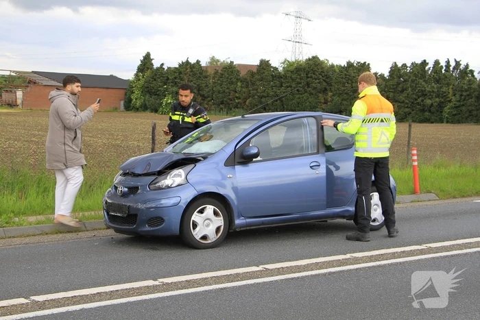 Ongeval met drie voertuigen zorgt voor verkeershinder