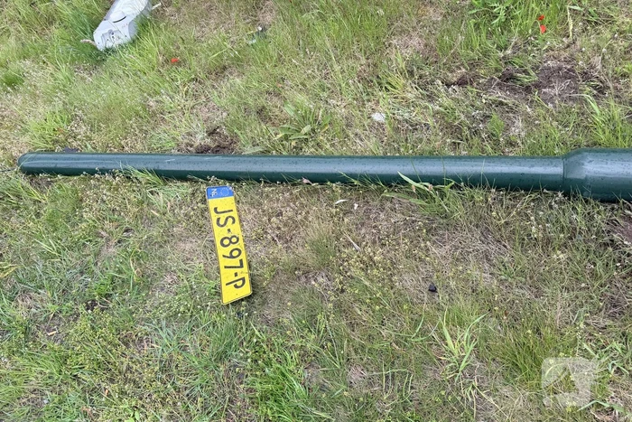 Ongeval met meerdere voertuigen en lantaarnpaal