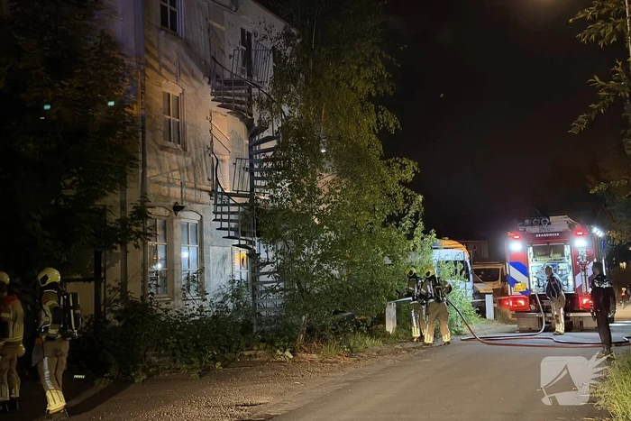 Brand in oud kantoorpand