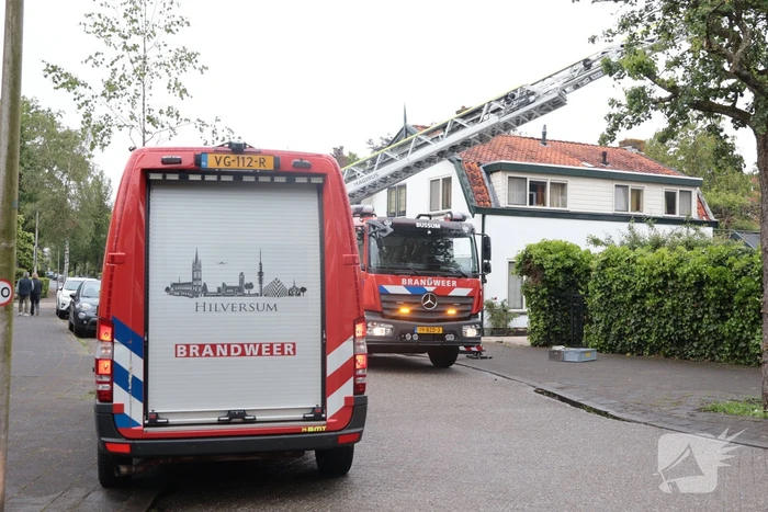 Brand in schoorsteen van woning