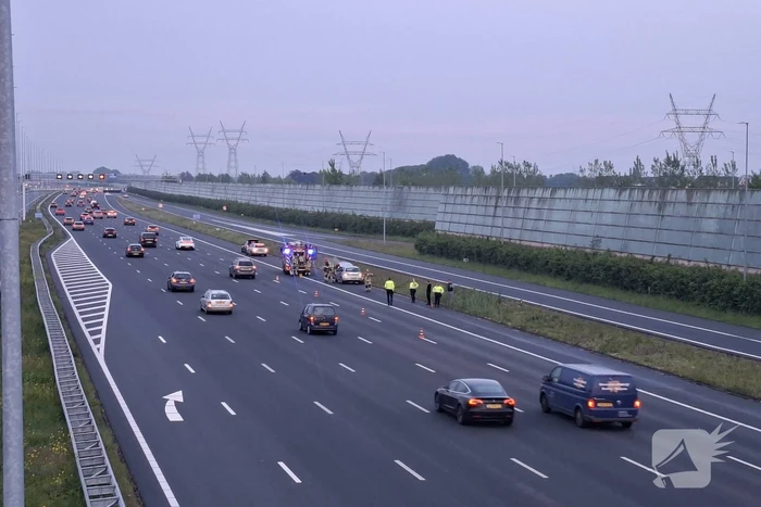 Brand in voertuig op snelweg
