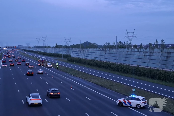 Brand in voertuig op snelweg