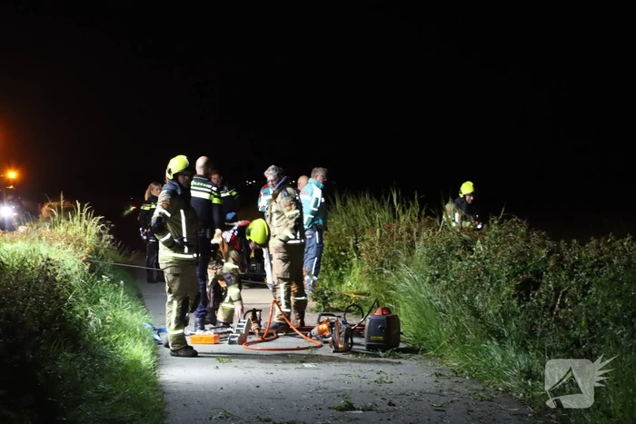 Auto belandt in sloot na ongeval