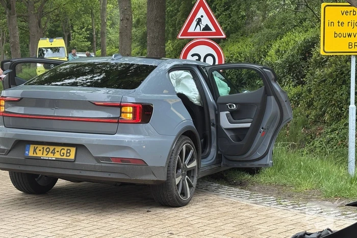 Aanrijding op kruising leidt tot verkeershinder
