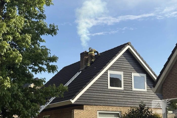Schoorsteenbrand snel onder controle
